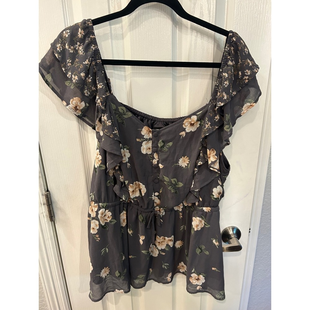 Torrid Peplum Top Grey Floral Ruffle Chiffon Flutter Sleeve‎ Cottagecore Blouse